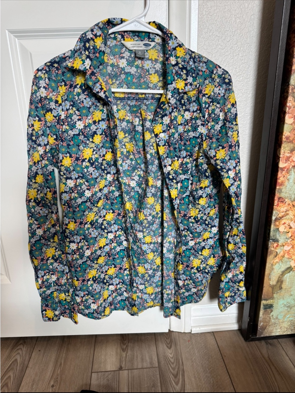 Old Navy Teal Floral Button-Down Shirt with Yellow Accents size Medium